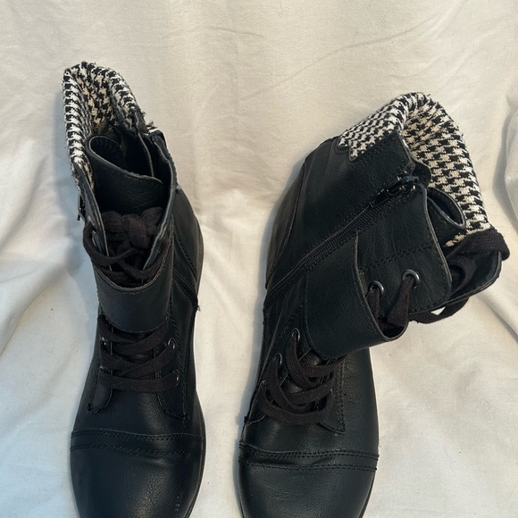 Women's Houndstooth Print Combat Boots | Size 8 - Picture 4 of 7